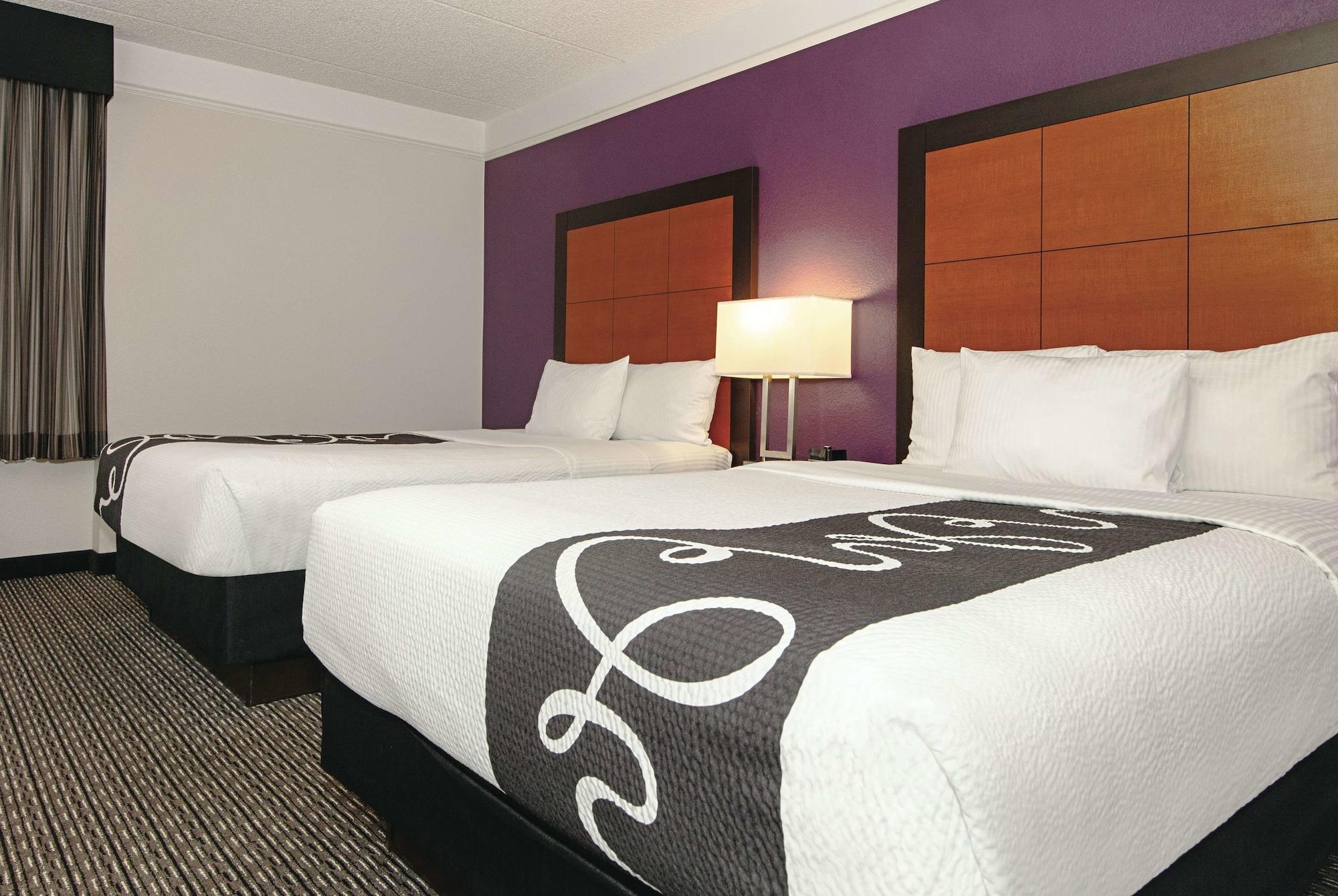 La Quinta Inn & Suites By Wyndham Ontario Airport Екстериор снимка