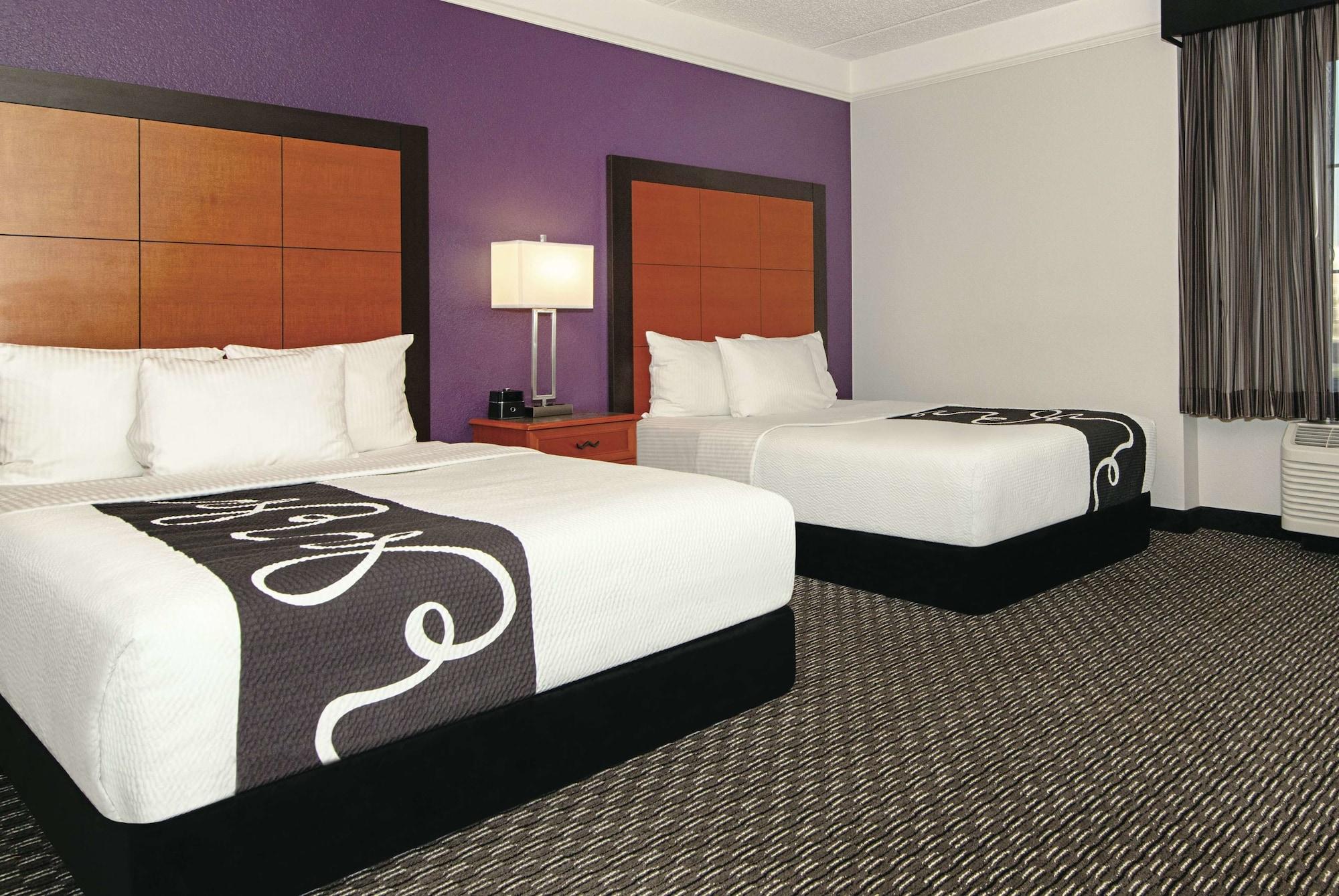 La Quinta Inn & Suites By Wyndham Ontario Airport Екстериор снимка