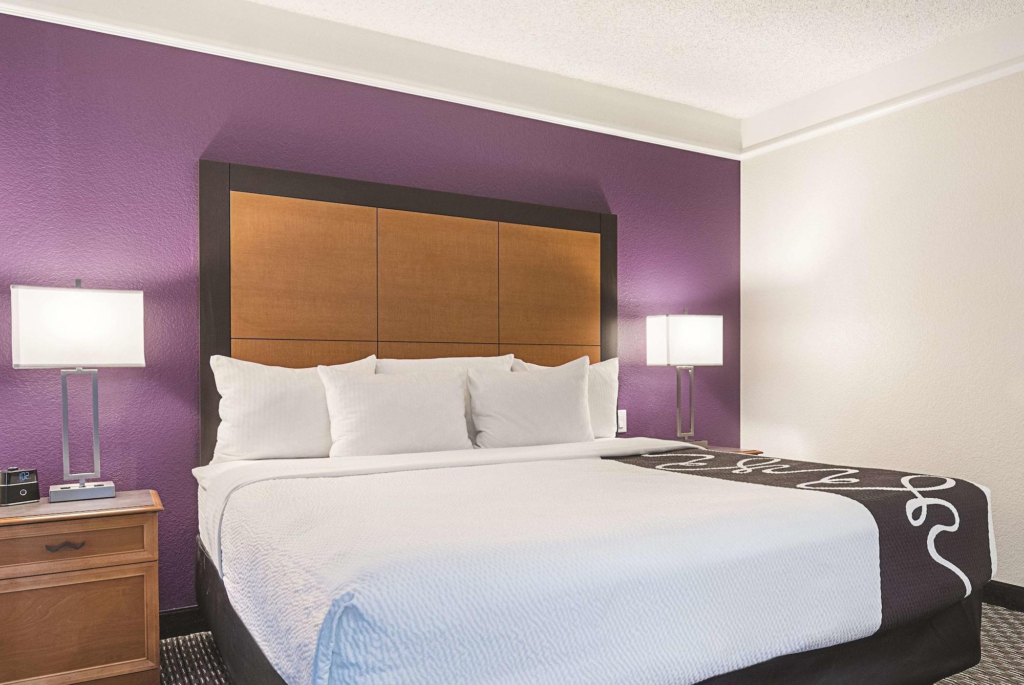 La Quinta Inn & Suites By Wyndham Ontario Airport Екстериор снимка