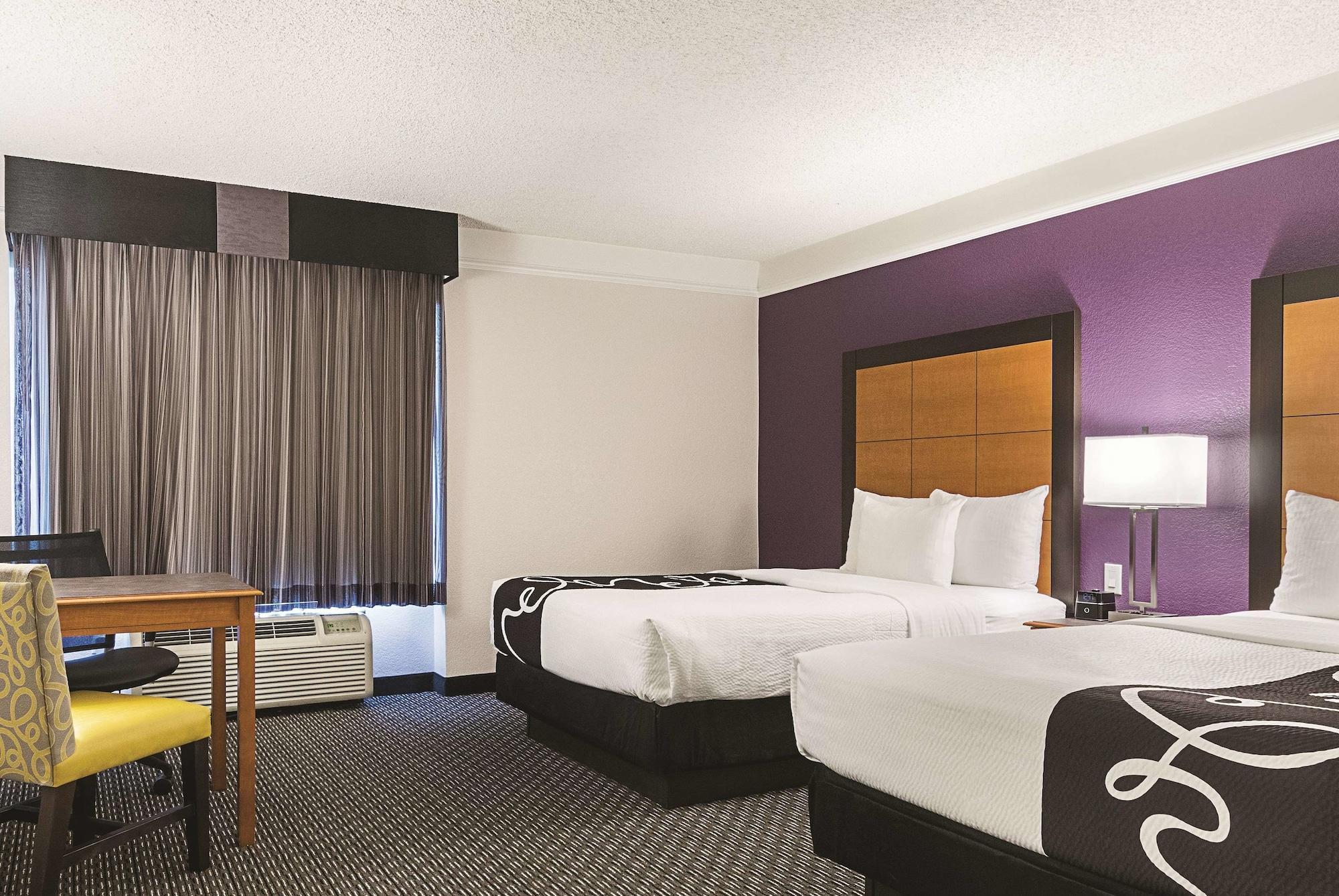 La Quinta Inn & Suites By Wyndham Ontario Airport Екстериор снимка