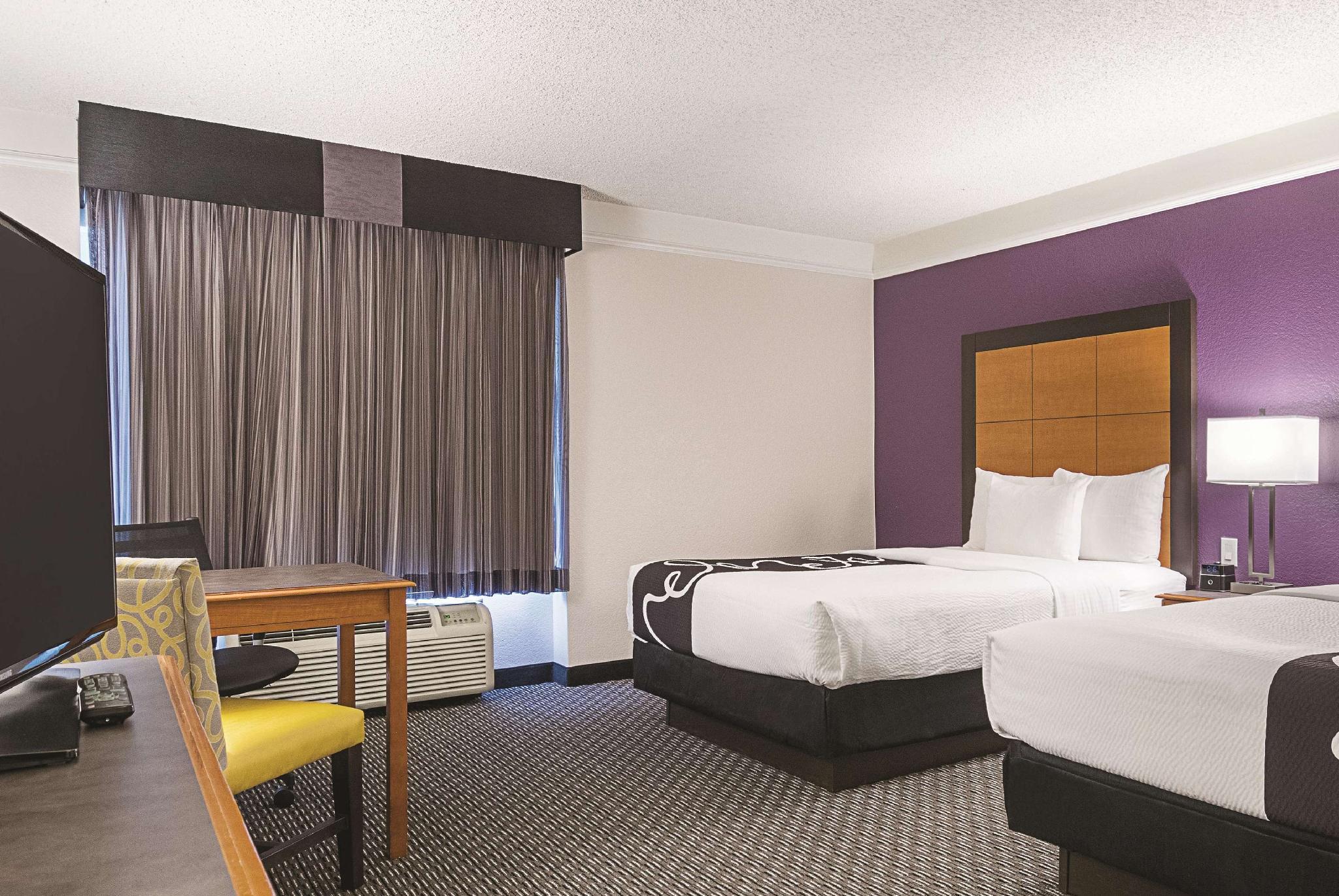La Quinta Inn & Suites By Wyndham Ontario Airport Екстериор снимка