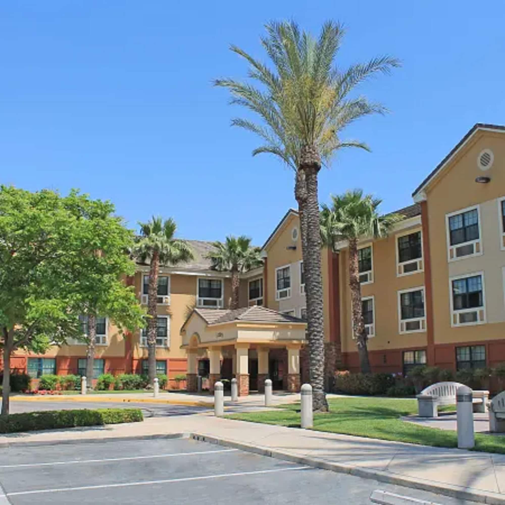 La Quinta Inn & Suites By Wyndham Ontario Airport Екстериор снимка
