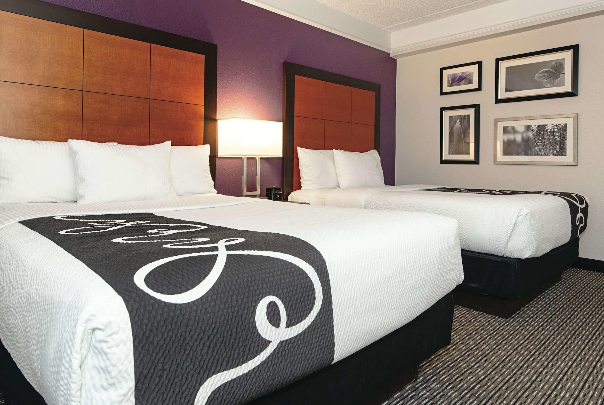 La Quinta Inn & Suites By Wyndham Ontario Airport Екстериор снимка