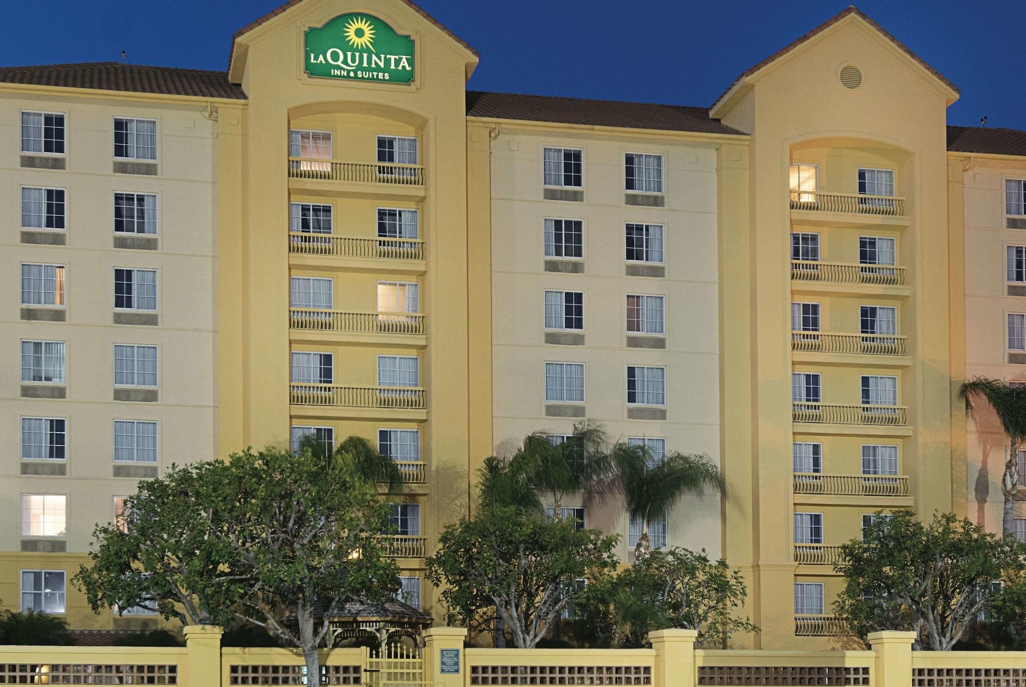 La Quinta Inn & Suites By Wyndham Ontario Airport Екстериор снимка