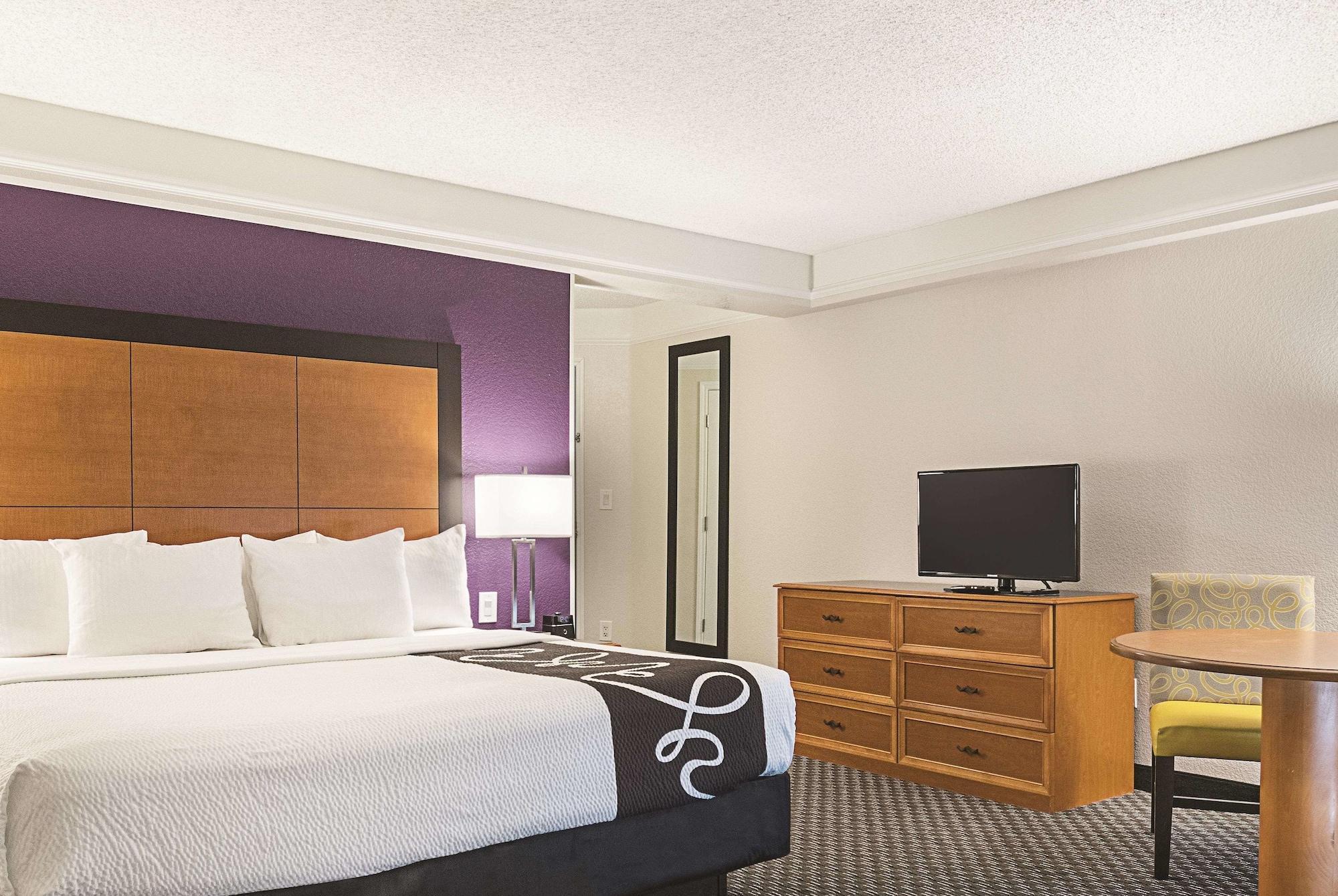 La Quinta Inn & Suites By Wyndham Ontario Airport Екстериор снимка