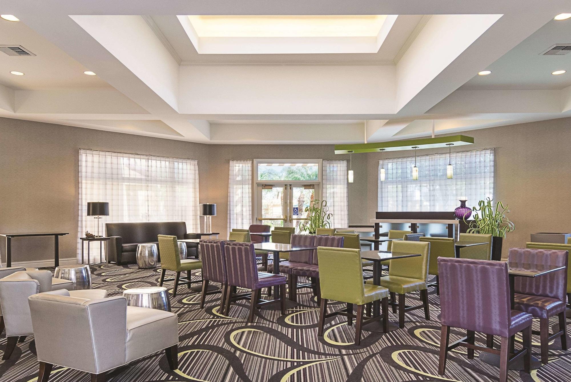 La Quinta Inn & Suites By Wyndham Ontario Airport Екстериор снимка