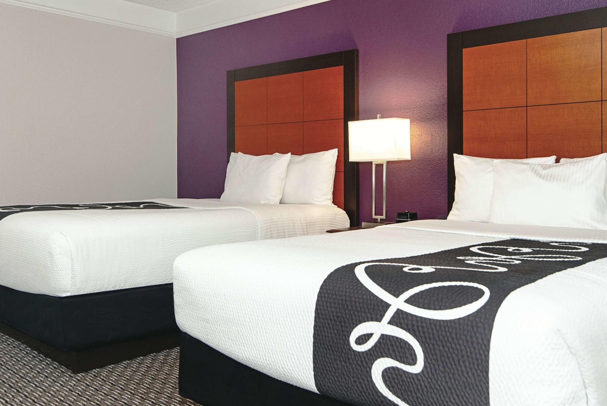 La Quinta Inn & Suites By Wyndham Ontario Airport Екстериор снимка