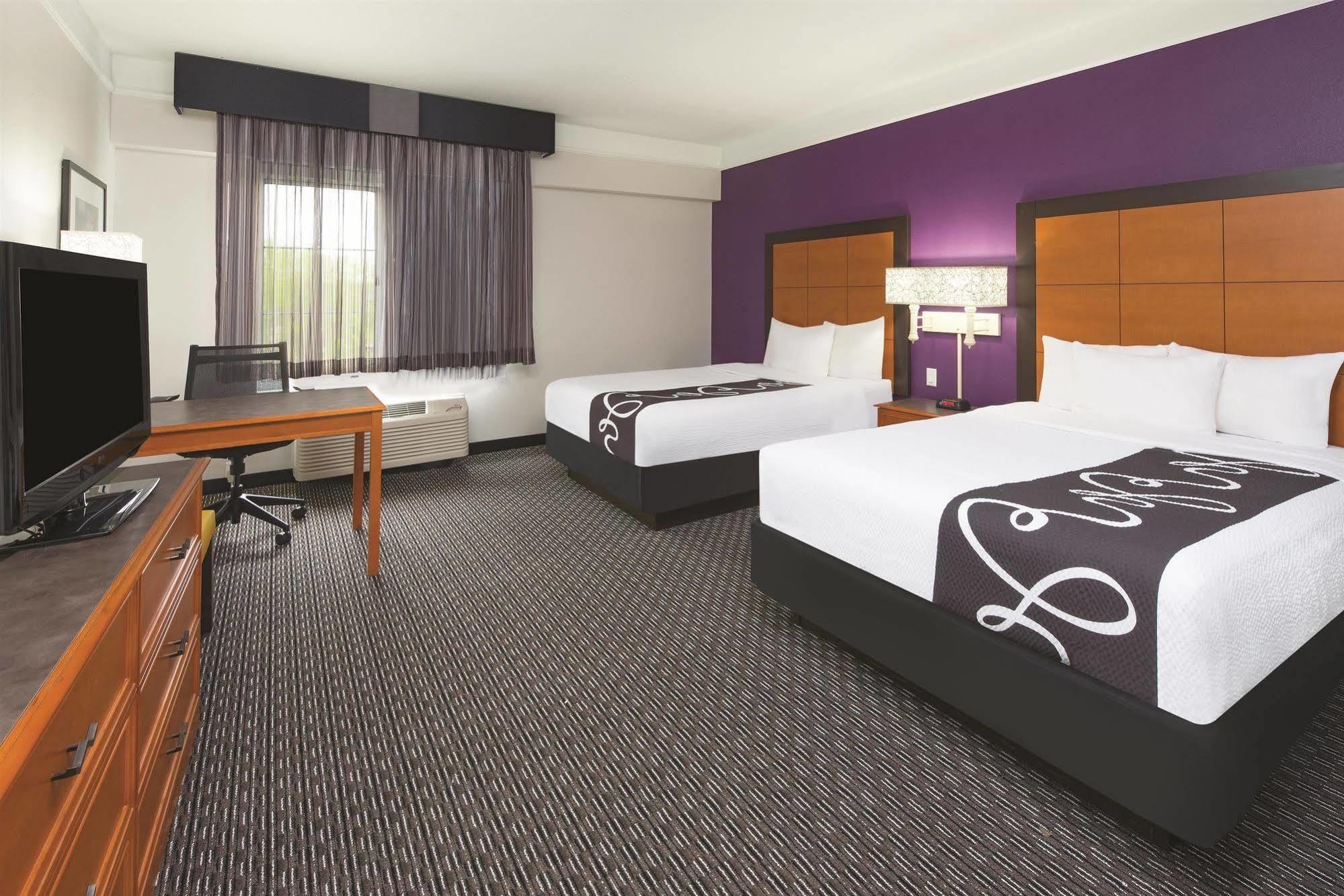 La Quinta Inn & Suites By Wyndham Ontario Airport Екстериор снимка