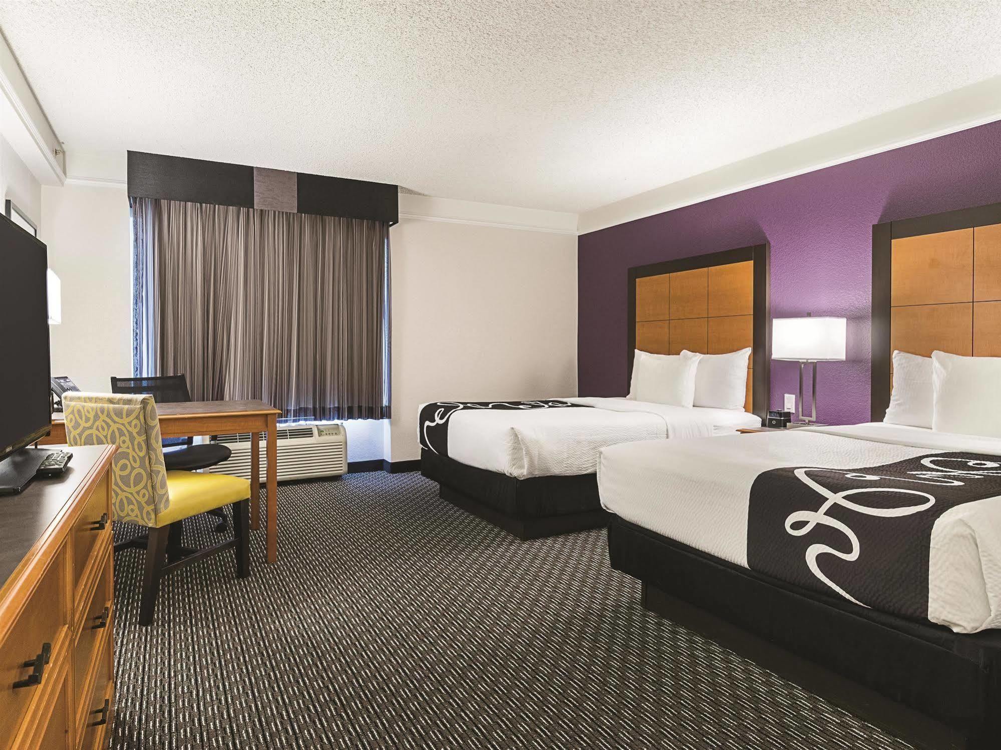 La Quinta Inn & Suites By Wyndham Ontario Airport Екстериор снимка